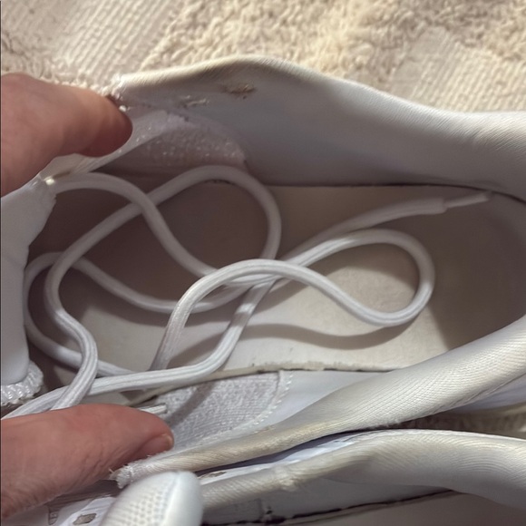 Avia White Athletic Shoes Low-Top Mesh Design - Picture 5 of 8